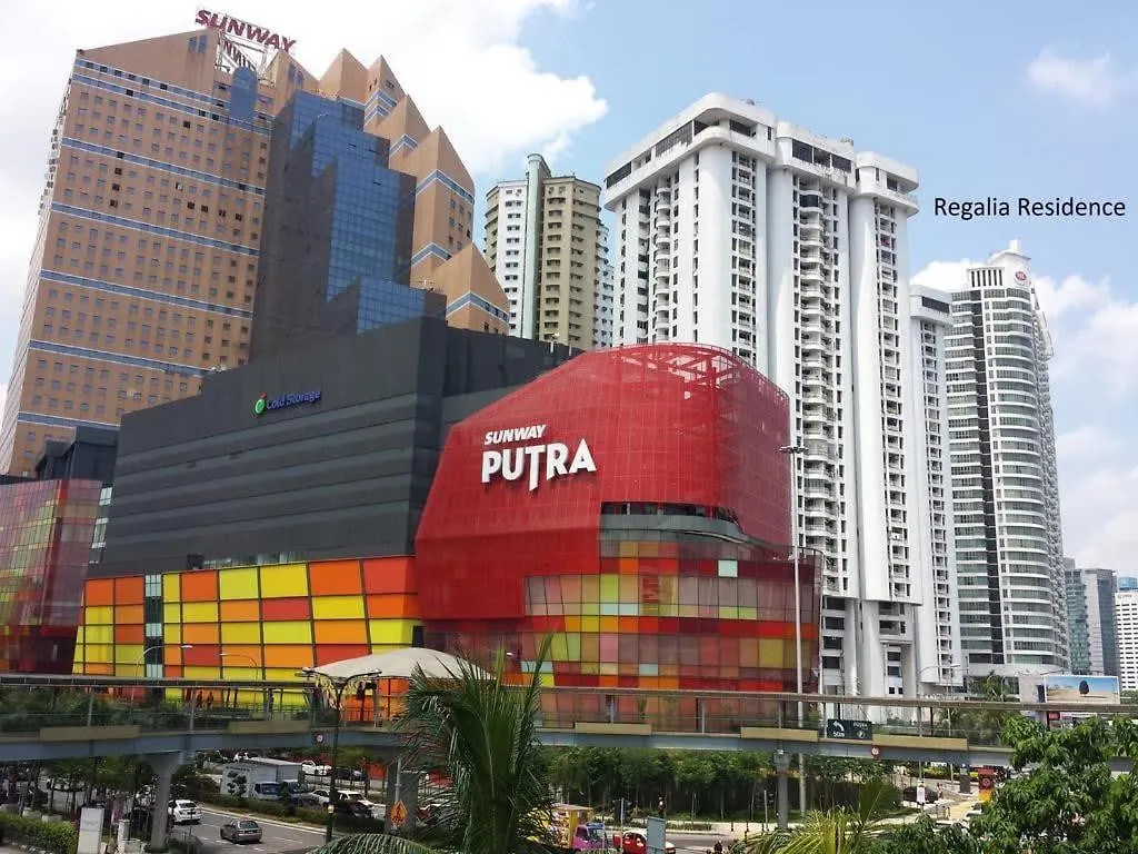Fall Into Fantasy Beauty Of Mythology Appartement Kuala Lumpur